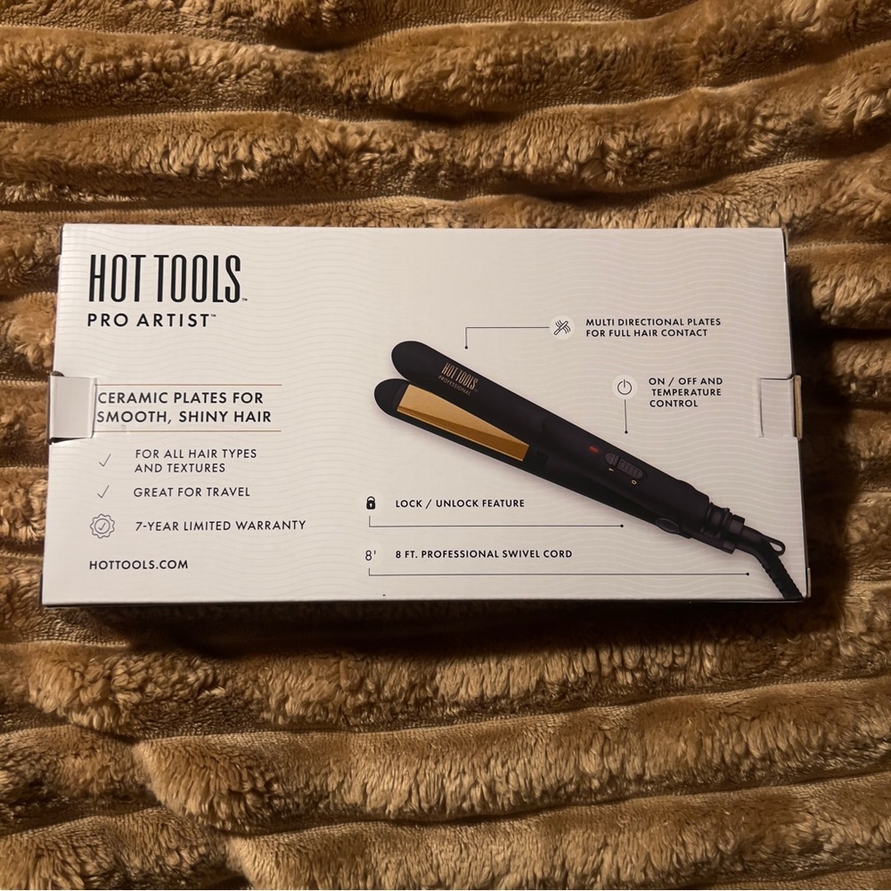 Hot Tools mini travel ceramic iron